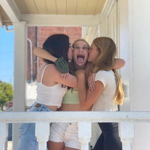 Meet your Posher, Emma